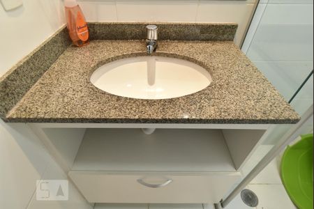 Banheiro da suite - gabinete e pia de apartamento para alugar com 3 quartos, 69m² em Vila Formosa, São Paulo