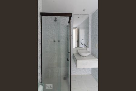 Banheiro Social de apartamento à venda com 2 quartos, 80m² em Barra da Tijuca, Rio de Janeiro