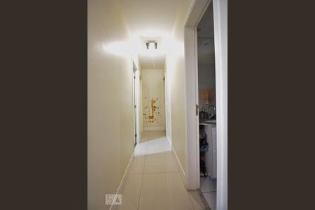Corredor de apartamento à venda com 3 quartos, 67m² em Vila Andrade, São Paulo