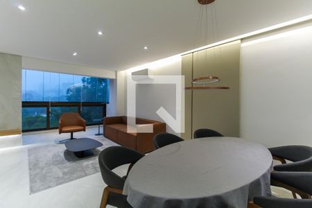 Apartamento para alugar com 200m², 3 quartos e 2 vagas Apartamento para alugar com 200m², 3 quartos e 2 vagasSala