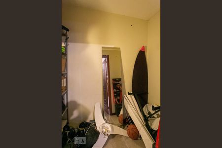 Casa à venda com 230m², 4 quartos e 2 vagasDepósito