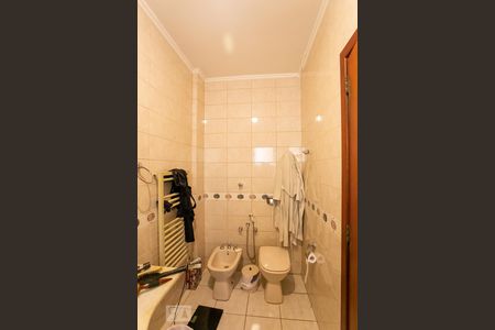 Casa à venda com 230m², 4 quartos e 2 vagasBanheiro da Suíte