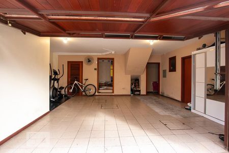Casa à venda com 230m², 4 quartos e 2 vagasGaragem