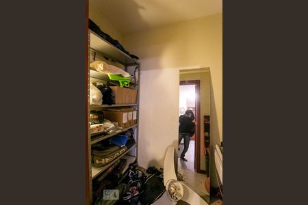 Casa à venda com 230m², 4 quartos e 2 vagasDepósito