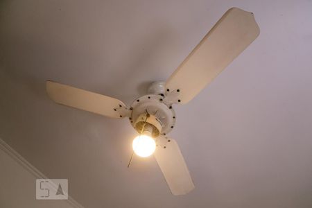 Casa à venda com 230m², 4 quartos e 2 vagasDetalhe