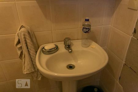 Casa à venda com 230m², 4 quartos e 2 vagasBanheiro - Torneira