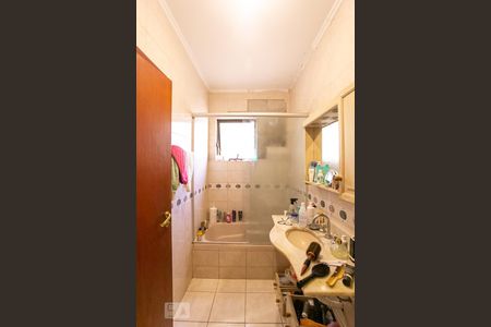 Casa à venda com 230m², 4 quartos e 2 vagasBanheiro da Suíte