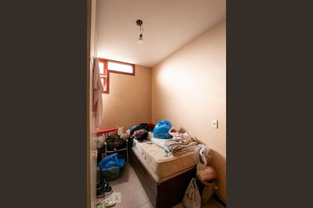 Casa à venda com 230m², 4 quartos e 2 vagasQuarto de Serviço