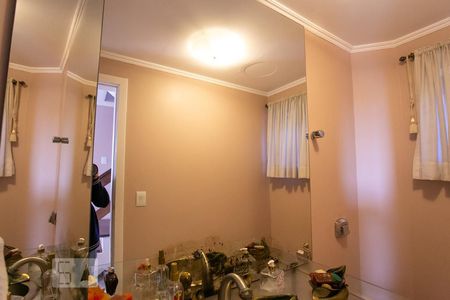 Casa à venda com 230m², 4 quartos e 2 vagasDetalhe