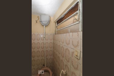 Banheiro de casa para alugar com 1 quarto, 13m² em Novo Osasco, Osasco