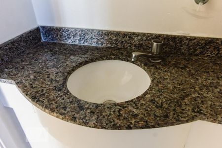 Apartamento para alugar com 37m², 1 quarto e 1 vaga Apartamento para alugar com 37m², 1 quarto e 1 vagaBanheiro Pia