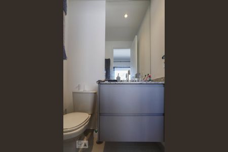 Banheiro de kitnet/studio à venda com 1 quarto, 25m² em Bela Vista, São Paulo