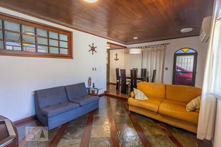 Sala de casa à venda com 3 quartos, 189m² em Curicica, Rio de Janeiro