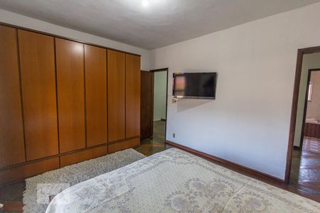 Casa à venda com 189m², 3 quartos e 3 vagasSuíte