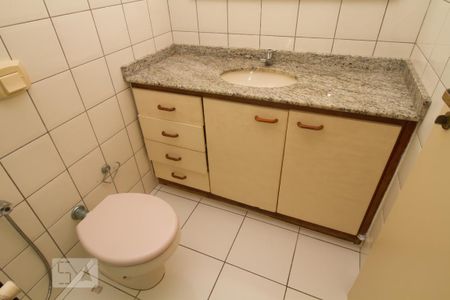 Apartamento para alugar com 145m², 3 quartos e 1 vaga Apartamento para alugar com 145m², 3 quartos e 1 vagaBanheiro da Suite