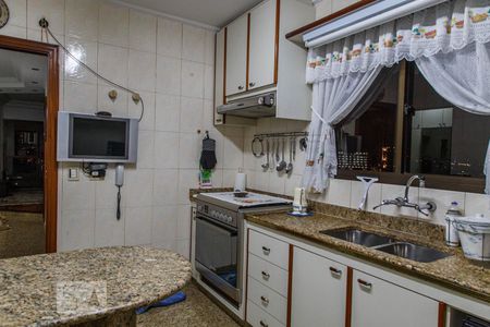 Apartamento à venda com 115m², 3 quartos e 2 vagasCozinha