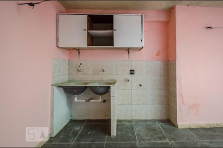 Casa para alugar com 100m², 2 quartos e sem vagaÁrea de Serviço