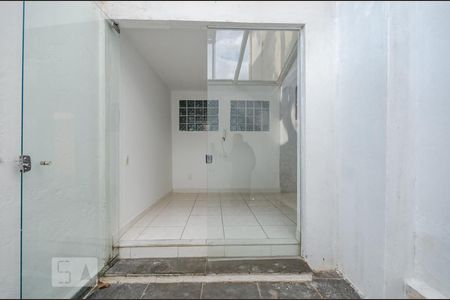Casa para alugar com 100m², 2 quartos e sem vagasolário 