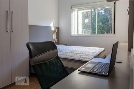 Suíte de apartamento para alugar com 2 quartos, 68m² em Jardim Tupanci, Barueri