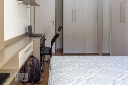 Suíte de apartamento para alugar com 2 quartos, 68m² em Jardim Tupanci, Barueri