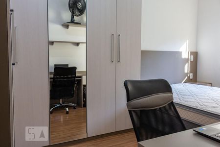 Suíte de apartamento para alugar com 2 quartos, 68m² em Jardim Tupanci, Barueri
