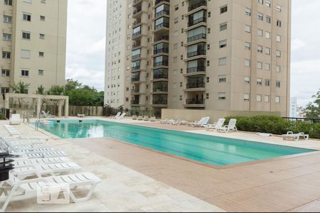 Apartamento para alugar com 68m², 2 quartos e 1 vagaÁrea comum - Piscina