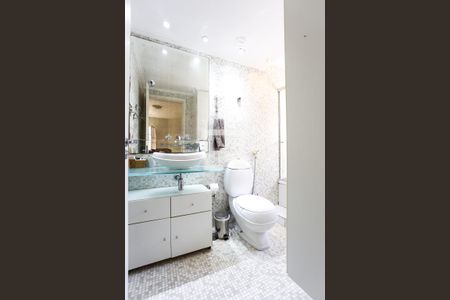 Apartamento à venda com 97m², 3 quartos e 2 vagasBanheiro da Suíte