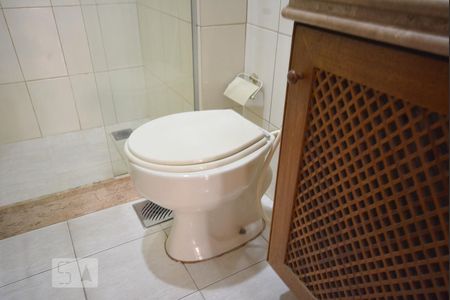 Apartamento para alugar com 160m², 3 quartos e 1 vaga Apartamento para alugar com 160m², 3 quartos e 1 vagaBanheiro Social 1