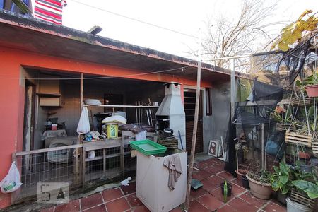 Casa à venda com 220m², 3 quartos e 2 vagas Casa à venda com 220m², 3 quartos e 2 vagasFundos