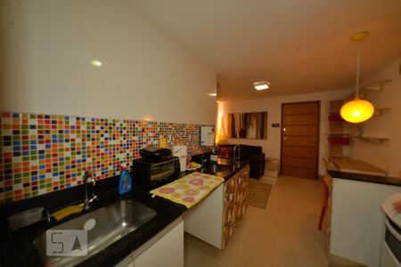Cozinha de apartamento para alugar com 1 quarto, 30m² em Asa Norte, Brasília