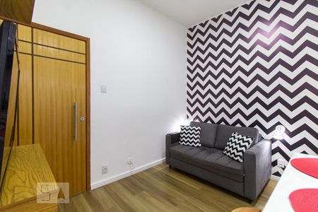 Sala de kitnet/studio para alugar com 1 quarto, 21m² em Laranjeiras, Rio de Janeiro