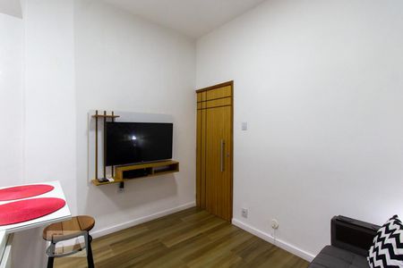Sala de kitnet/studio para alugar com 1 quarto, 21m² em Laranjeiras, Rio de Janeiro