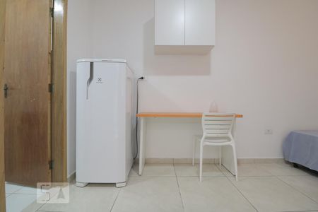 Quarto / Cozinha  de kitnet/studio para alugar com 1 quarto, 20m² em Belenzinho, São Paulo