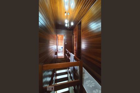 Casa à venda com 350m², 4 quartos e 1 vaga Casa à venda com 350m², 4 quartos e 1 vagaCorredor