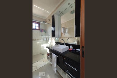 Casa à venda com 350m², 4 quartos e 1 vagaBanheiro