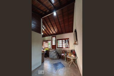 Casa à venda com 350m², 4 quartos e 1 vaga Casa à venda com 350m², 4 quartos e 1 vagaGaragem