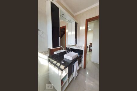 Casa à venda com 350m², 4 quartos e 1 vaga Casa à venda com 350m², 4 quartos e 1 vagaBanheiro