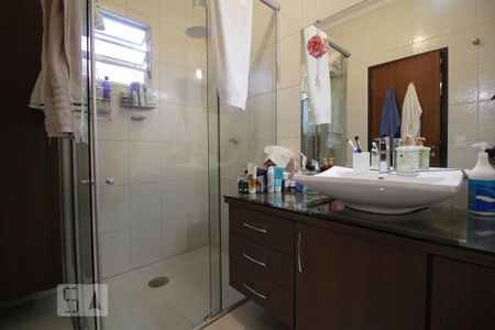 Casa à venda com 300m², 4 quartos e 6 vagasBanheiro