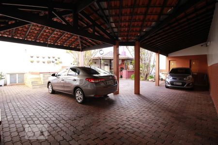 Casa à venda com 300m², 4 quartos e 6 vagasÁrea Externa