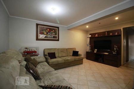 Casa à venda com 300m², 4 quartos e 6 vagasSala