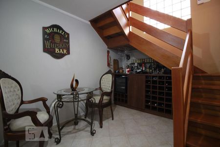 Casa à venda com 300m², 4 quartos e 6 vagasSala