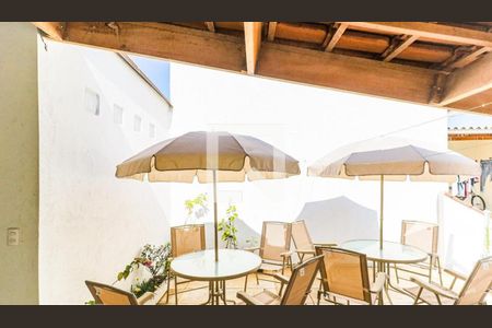 Casa à venda com 160m², 3 quartos e 2 vagas Casa à venda com 160m², 3 quartos e 2 vagasChurrasqueira