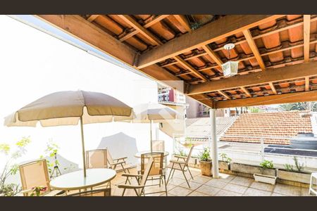 Casa à venda com 160m², 3 quartos e 2 vagas Casa à venda com 160m², 3 quartos e 2 vagasChurrasqueira