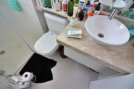 Apartamento para alugar com 75m², 2 quartos e 2 vagasDetalhes do Banheiro da Suíte
