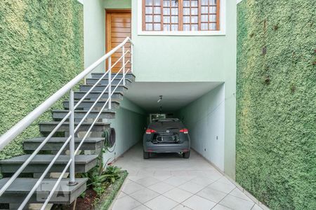 Casa à venda com 156m², 3 quartos e 4 vagas Casa à venda com 156m², 3 quartos e 4 vagasFachada