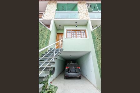 Casa à venda com 156m², 3 quartos e 4 vagas Casa à venda com 156m², 3 quartos e 4 vagasFachada