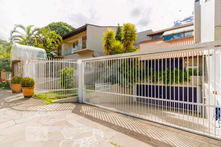 Casa à venda com 650m², 6 quartos e 5 vagasFachada
