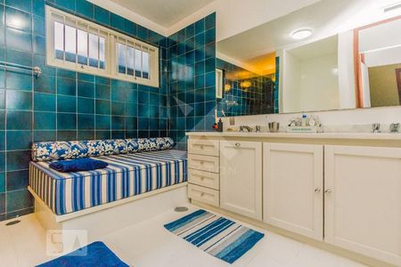 Casa à venda com 650m², 6 quartos e 5 vagasBanheiro 1