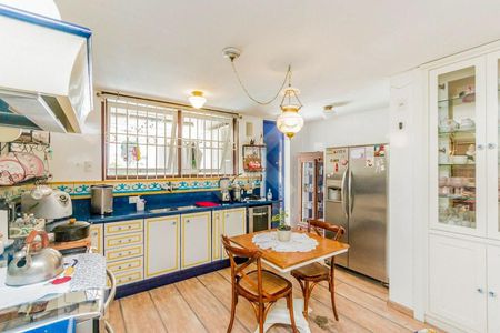 Casa à venda com 650m², 6 quartos e 5 vagasCozinha 1