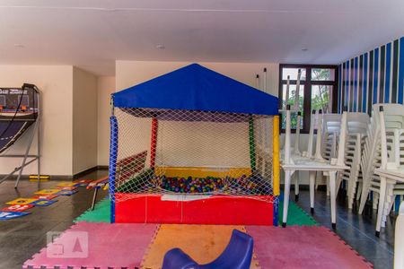 Apartamento à venda com 101m², 3 quartos e 2 vagas Apartamento à venda com 101m², 3 quartos e 2 vagasBrinquedoteca